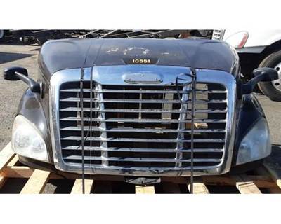 2013 Freightliner Cascadia 113 Hood 36.5"L Set Back Axle, Part # A17-15588-001