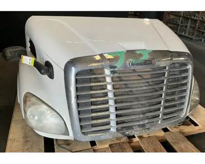 2010 Freightliner Cascadia 113 Complete SBA Hood 36.5" L, Part # A17-15588-000