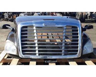 2014 Freightliner Cascadia 113 Complete Hood 36.5"L Set Back Axle, Part # A17-15588-001