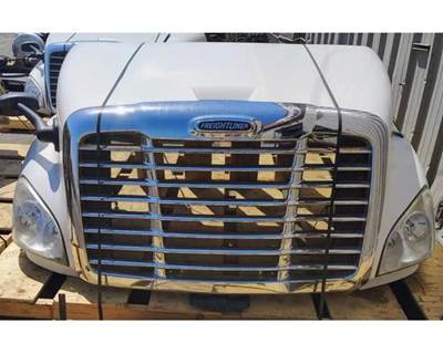 2013 Freightliner Cascadia 113 Hood 36.5"L SBA, Part # A17-15588-001