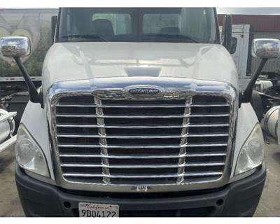 2013 Freightliner Cascadia 113 Complete Hood, 36.5'L to Start of Grille