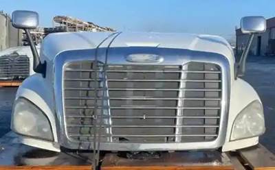 Freightliner Cascadia 125 Hood
