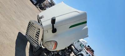 Freightliner Cascadia 125 Hood
