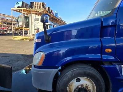 Freightliner Cascadia 125 Hood