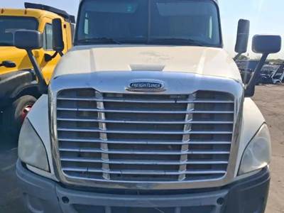 Freightliner Cascadia 125 Hood