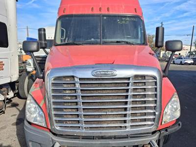 Freightliner Cascadia 125 Hood