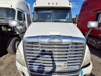 Freightliner Cascadia 125 Hood for a Freightliner CASCADIA