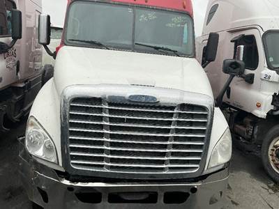 Freightliner Cascadia 125 Hood for a Freightliner CASCADIA