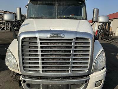 Freightliner Cascadia 125 Hood for a Freightliner CASCADIA