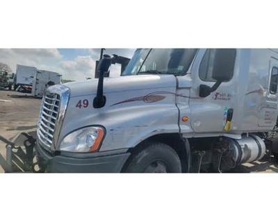 2015 Freightliner Cascadia 125 Hood 48"L Set Back Axle, Part # A17-15340-012