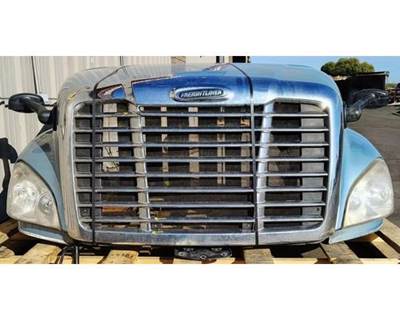 2014 Freightliner Cascadia 125 Hood 48"L Set Back Axle, Part # A17-15340-007
