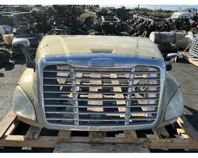 2015 Freightliner Cascadia 125 Hood 48"L to Grille