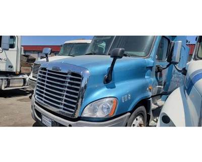 2015 Freightliner Cascadia 125 Hood, Complete, 48"L to Start of Grille