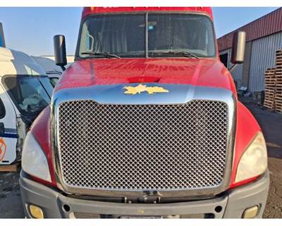Used 2015 Freightliner Cascadia 125 Red Hood 48" Length to Start of Grille