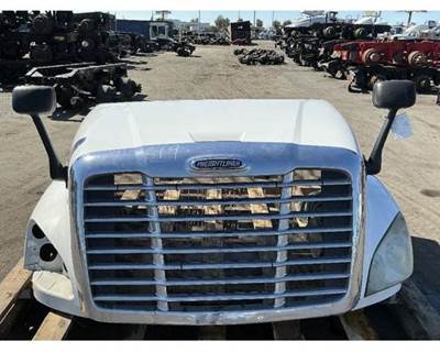 Used 2012 Freightliner Cascadia 125 Complete Hood 48'L