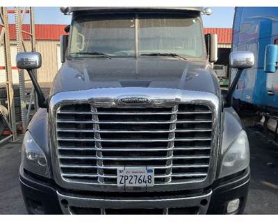 2018 Freightliner Cascadia 125 48"L Hood Complete with Both Mirrors