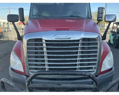 Used 2015 Freightliner Cascadia 125 48"L Red Hood Complete