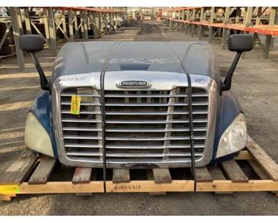 2009 Freightliner Cascadia 125 Fiberglass Hood 48"
