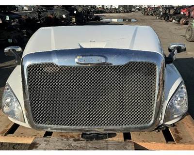 Used 2018 Freightliner Cascadia 125 Complete Hood 48"L, Part # A17-15340-015