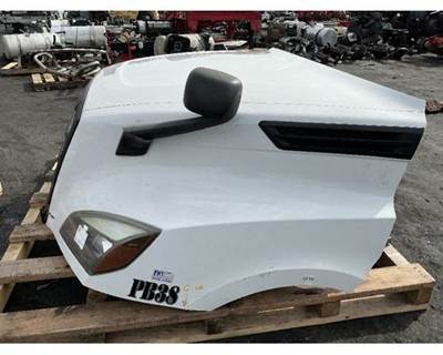 Used 2019 Freightliner Cascadia 126 Complete Hood