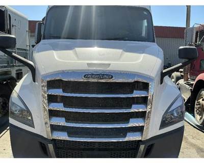2020 Freightliner Cascadia 126 Hood 43.5"L Complete