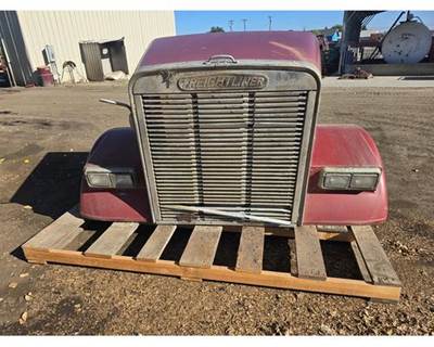 1984 Freightliner Classic XL Hood, 59"L, Red