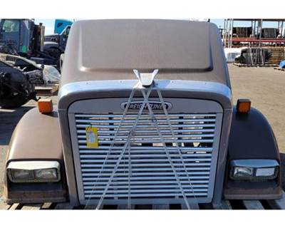Freightliner FLD132 Classic XL Hood for a Freightliner FLD132 XL CLASSIC