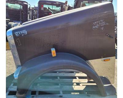 1998 Freightliner FLD132 Classic XL Hood for a Freightliner FLD132 XL ...