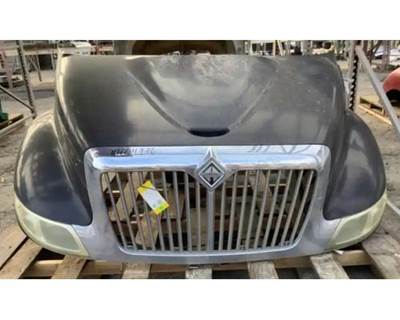 2008 International 4300 Hood 41"L Set Back Axle, Part # 3807254C91 / 3807254C97