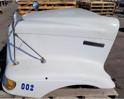 2000 International 9100I Hood 54"L Set Back Axle, Part # 3514033C91 / 3551824C96