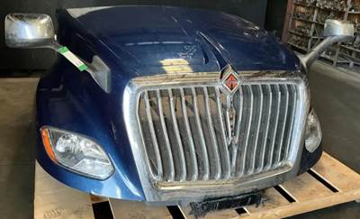 International LT625 Hood