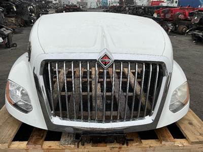 International LT625 Hood