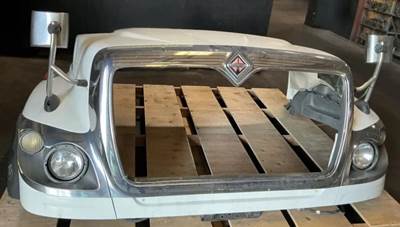 International WorkStar 7400 Hood