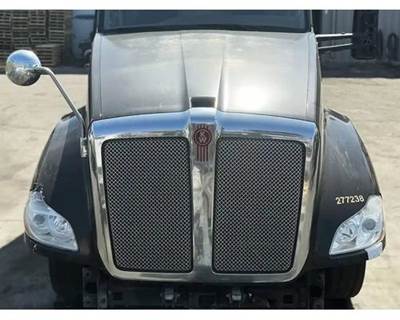 2016 Kenworth T680 Hood, 50" Length to Start of Grill