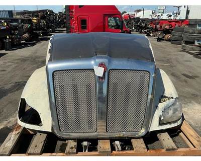 2017 Kenworth T680 Hood, 50" Length to Start of Grill