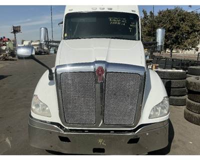 2022 Kenworth T680 Hood Assembly Complete