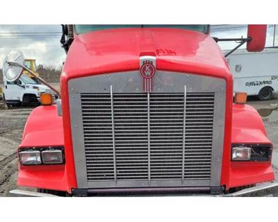 Used 2016 Kenworth T800 Hood 55"L Set Back Complete