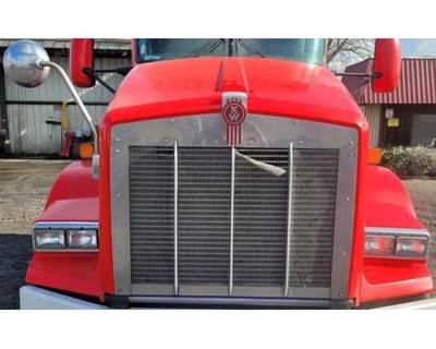 Used 2016 Kenworth T800 Short Set Back Hood 55"L, Complete