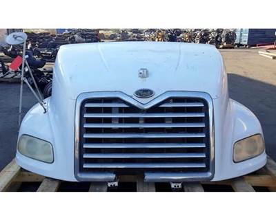 Mack Vision CX613 Hood for a Mack CX613 VISION