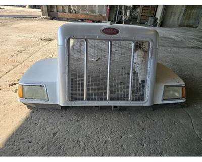 Peterbilt 385 Hood, 51"L to Start of Grille