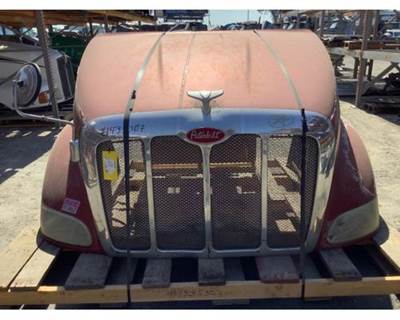 Used 2007 Peterbilt 387 Hood 61"L, Cracked Grill, Rear Left Damage, Repairable