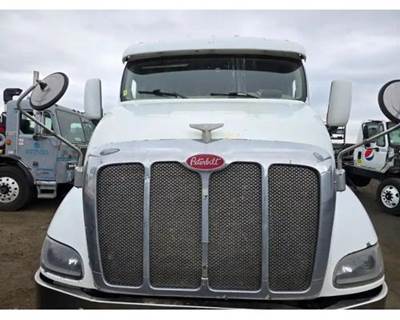 Used 2008 Peterbilt 387 Hood 49"L to Start of Grille
