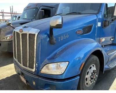 Used 2016 Peterbilt 579 Blue 54'L Hood Complete