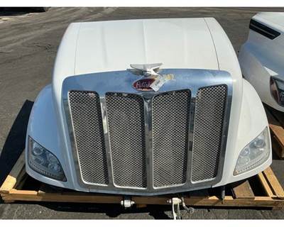 2014 Peterbilt 579 Complete Hood, 58"L Centerline to Logo
