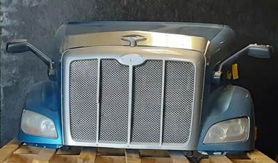 Peterbilt 587 Hood