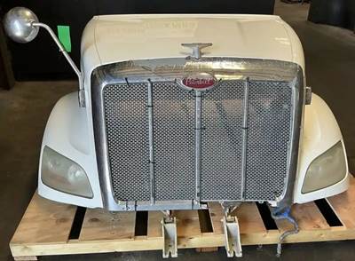 Peterbilt 587 Hood