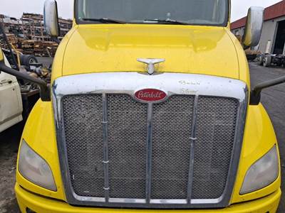 Peterbilt 587 Hood