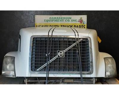 Volvo VNL670 Hood