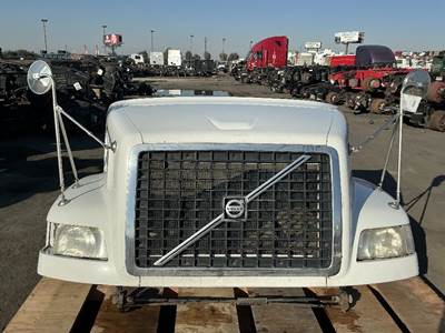 Volvo VNM Hood