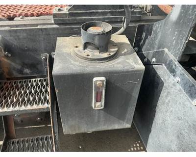Capacity TJ5000 Right Hydraulic Tank / Reservoir for a Capacity Of Texas TJ5000